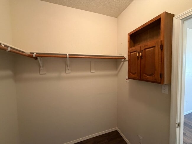 Building Photo - 2 Bedroom Single Story Town Home Available Near 98th St SW & Dennis Chavez Blvd SW!