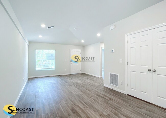 Building Photo - 1145 S Apopka Ave