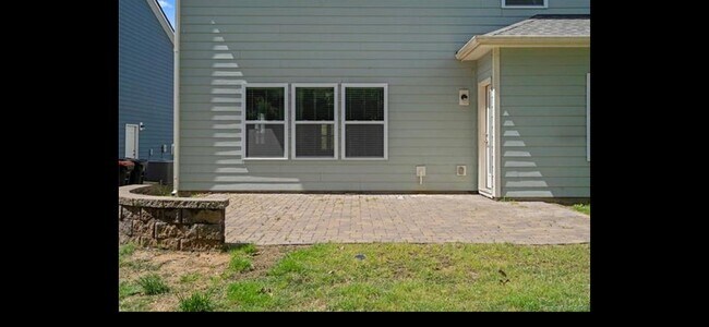 Building Photo - 2041 Fuschia Ct