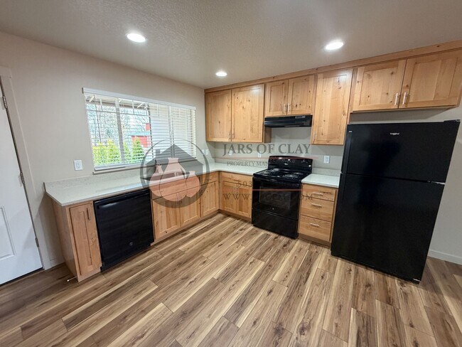 Building Photo - 1010/1012 NW Highlands Loop