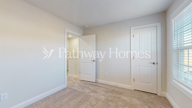 Building Photo - 207 Adams Tree Wy