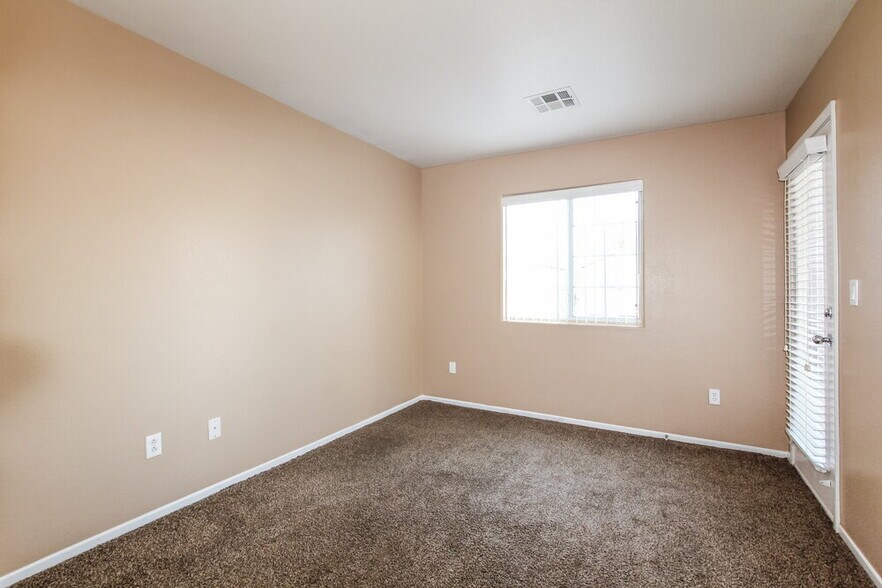 Building Photo - 3545 Terraza Mar Ave