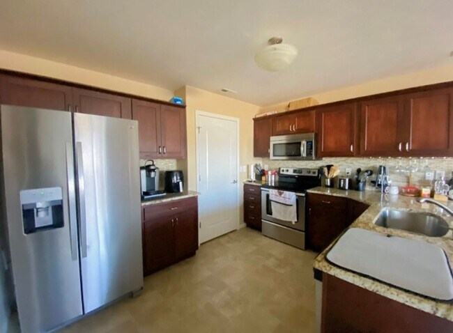 Building Photo - Italian Estates Property Management