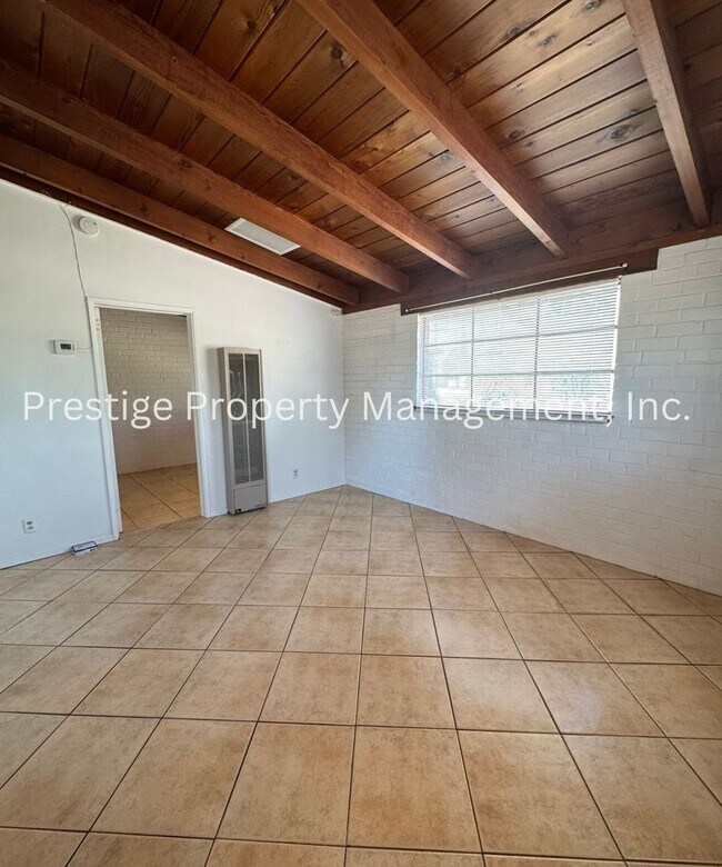 Building Photo - 1348