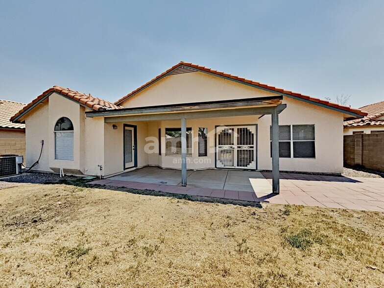 Building Photo - 12554 W Holly St