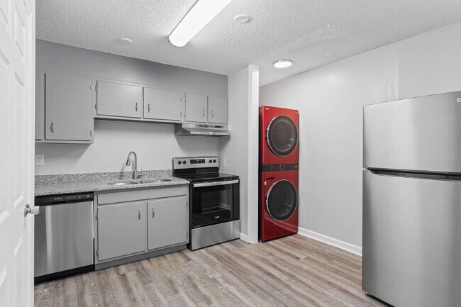 Building Photo - 105 P' Poole Ave #101: Red Bank 1Bed/1Bath Apartment w/ Laundry Units, Central AC, and Granite Co...