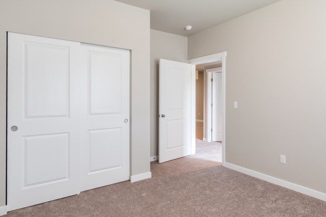 Building Photo - Newly Built 4bd 2.5ba in LSSD