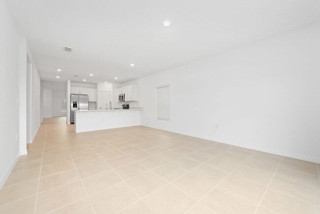 Building Photo - 4 Bedroom/2 Bath Home with WaterView in St...