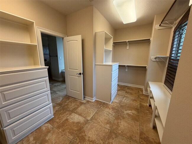 Building Photo - 28264 Rose Ln