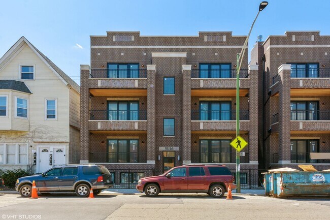 Building Photo - Pet Friendly 3 Bed 2 Bath Condo Quality in...