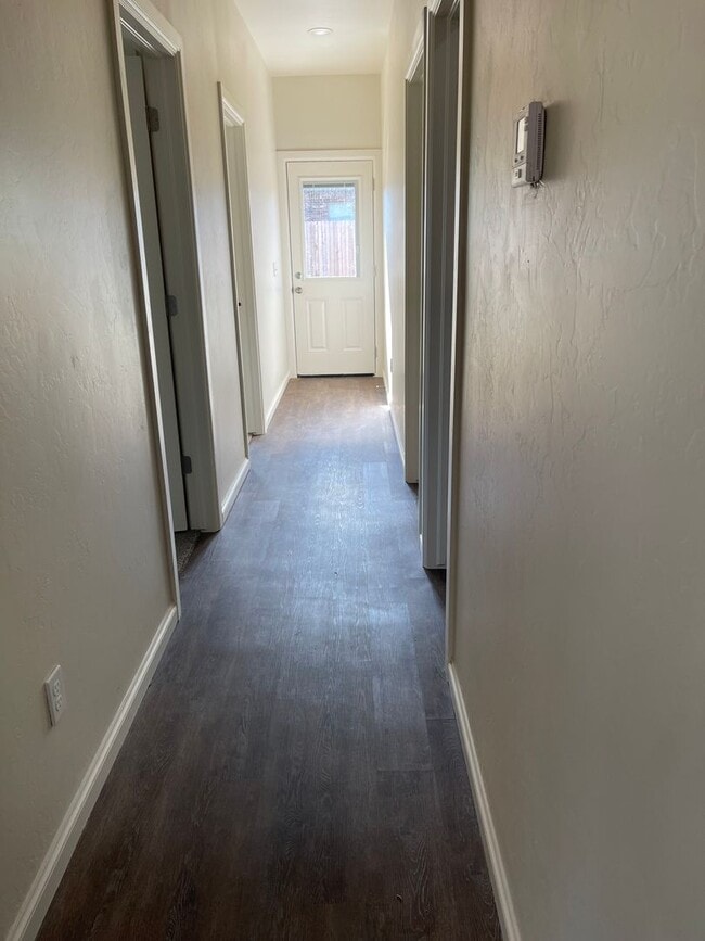 Building Photo - 3 bedroom duplex in Newcastle