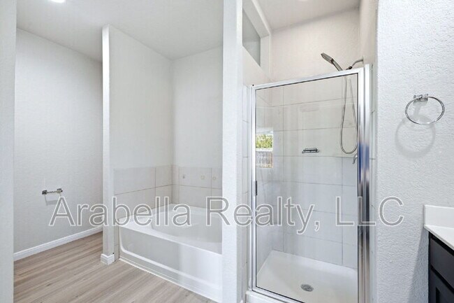 Building Photo - 5950 Larkspur Valley