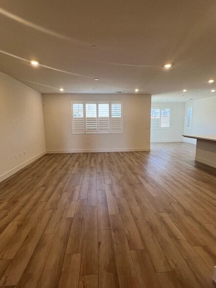 Building Photo - 5256 Ironwood Ave