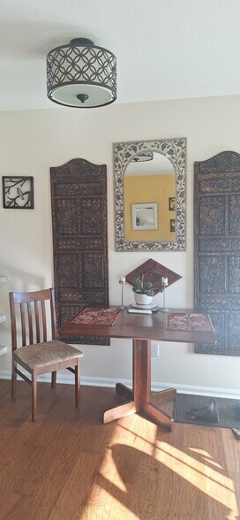 Building Photo - 807 W Trinity Ave