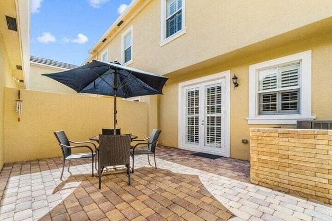 Building Photo - 207 Edenberry Ave