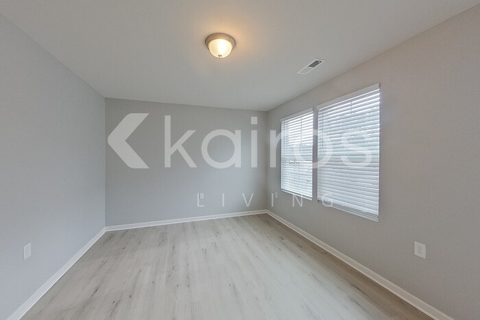 Building Photo - 2595 Provence Dr SE