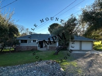 Building Photo - 120 Bessie Ln