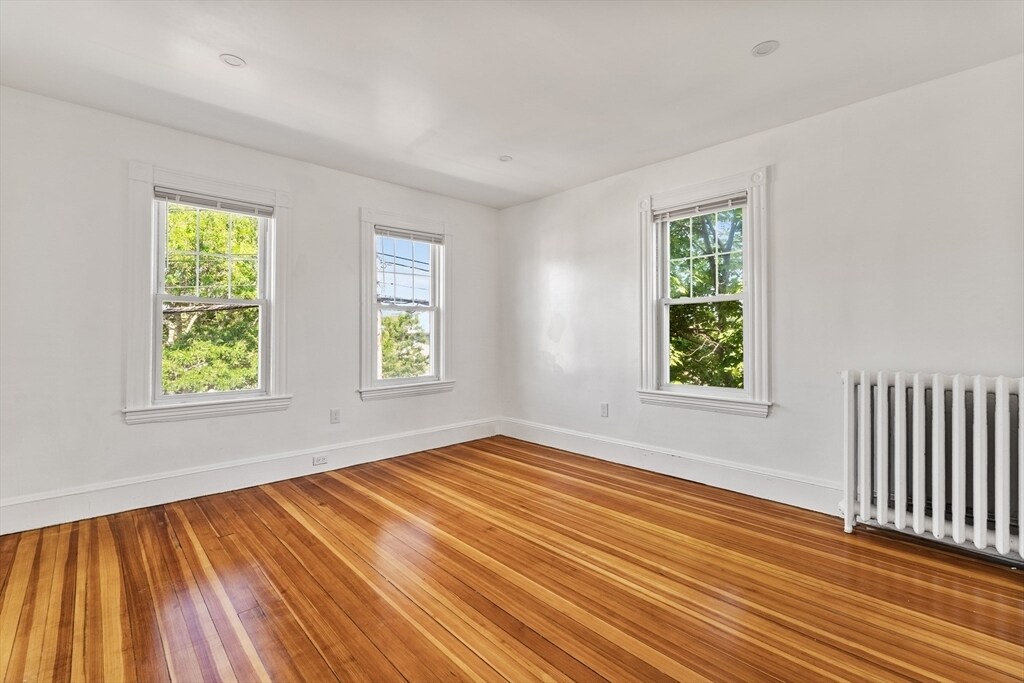 Building Photo - 279 E Squantum St