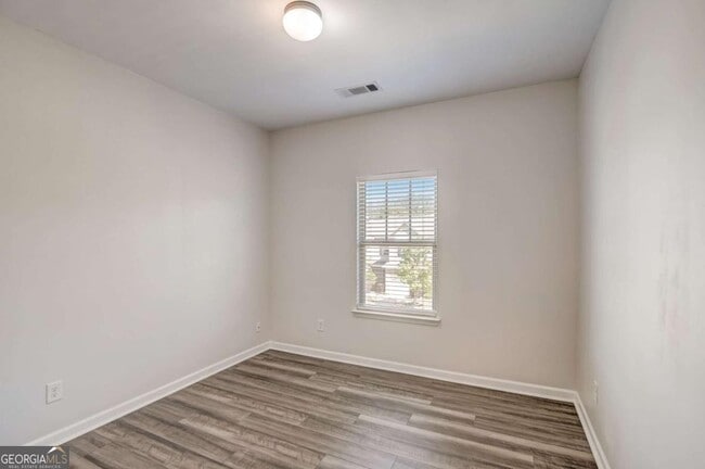 Building Photo - 544 Oakside Pl
