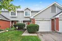 Building Photo - 5290 Bay Pointe Dr