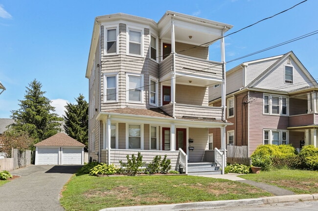 Building Photo - 44 Churchill St