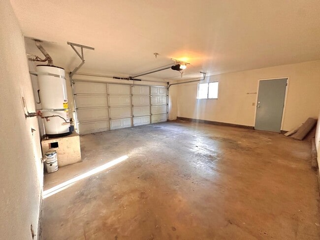 Building Photo - 1473 Manzanita Ave