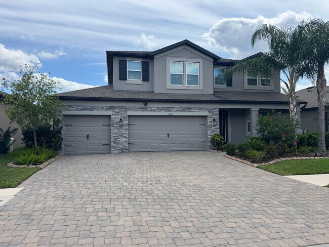 Building Photo - Spacious 5-Bedroom Riverview Home
