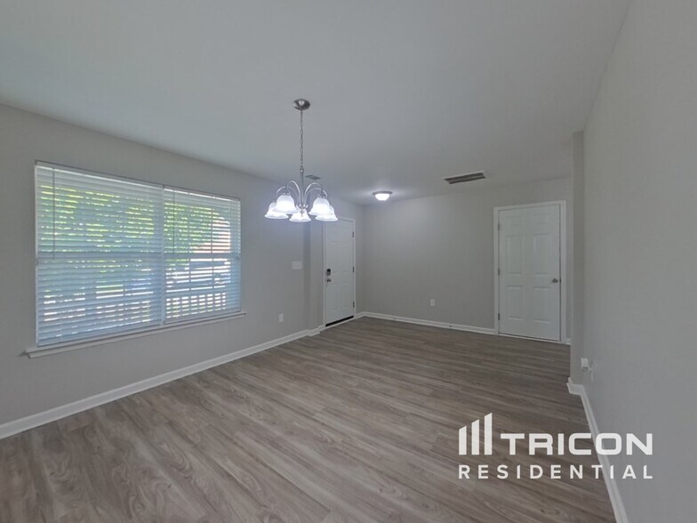 Building Photo - 4819 McClure Rd
