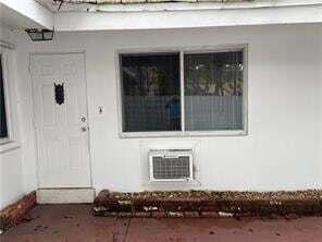 Building Photo - 1219 NE 14th Ave