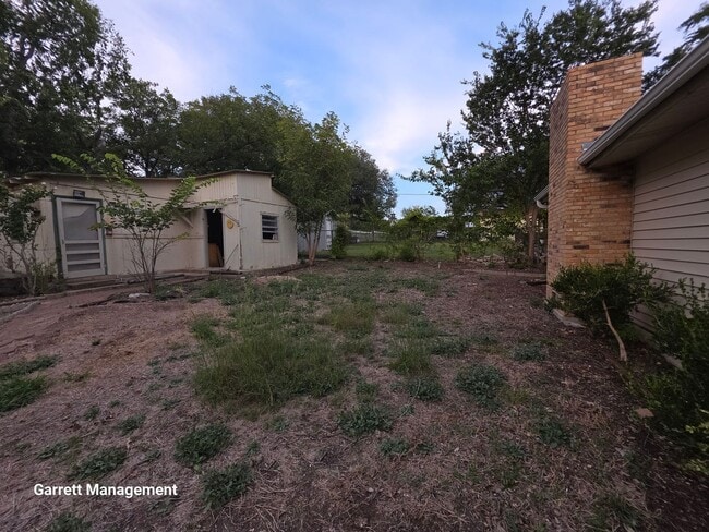 Building Photo - 3/2 Remodeled Home in Lampasas