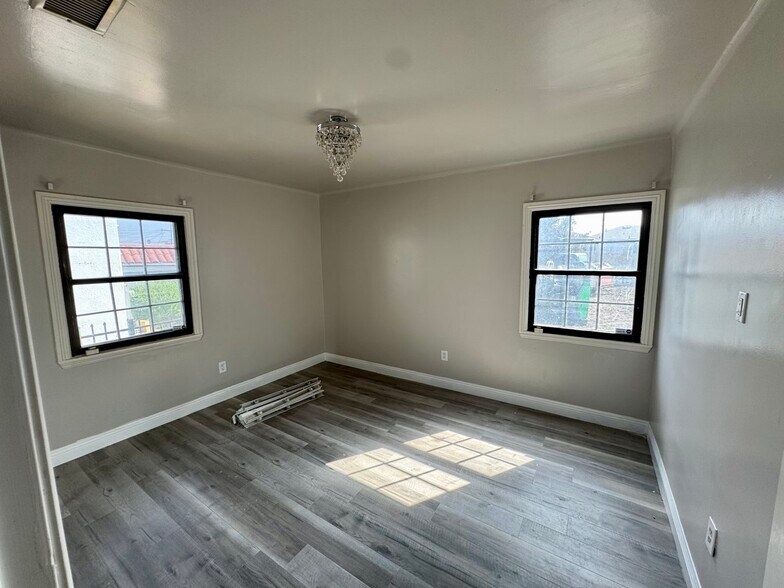 Building Photo - 9636 S Harvard Blvd