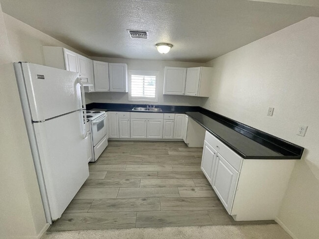 Building Photo - 3860 E Acoma Dr