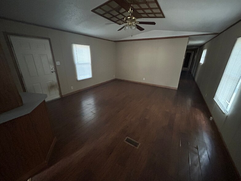 Primary Photo - 1096 Clara Ln