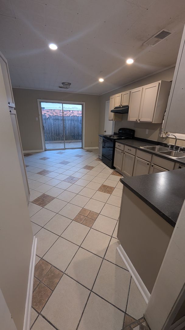 Building Photo - 3 bedroom home in Northside Terrace