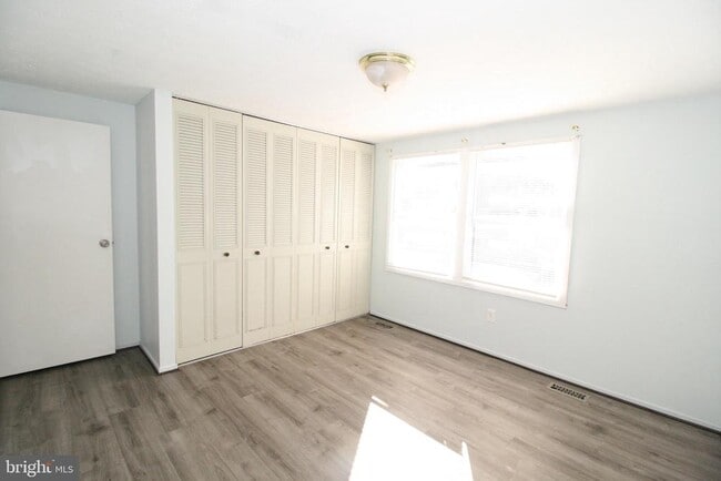 Building Photo - 1378 Rollinghouse Dr