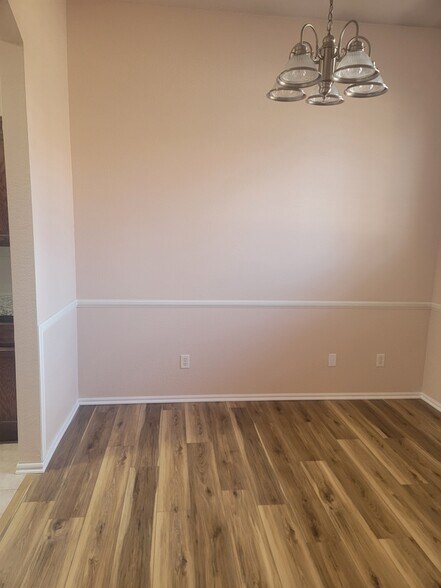 Building Photo - 4608 Midway Dr