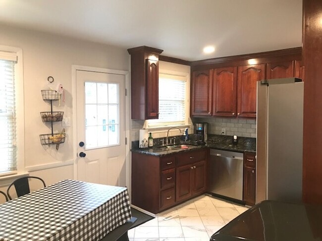 Building Photo - -- AVAILABLE JUNE 5TH — 3 BR / 1 BA Newly Renovated Ranch Home. Available June 5th!