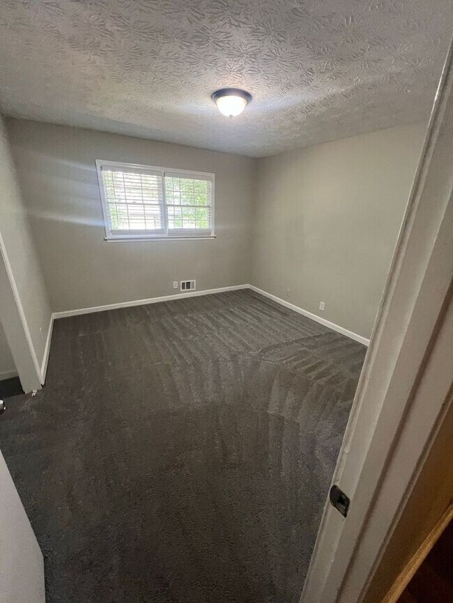 Building Photo - Beautiful cozy 3 bedroom ranch home!