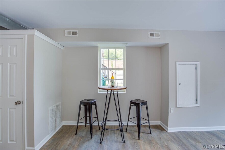 Building Photo - 2313 4th Ave