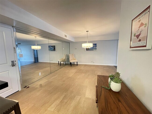 Building Photo - 1800 S Ocean Blvd