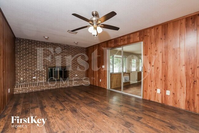 Building Photo - 1130 E Normandy Blvd