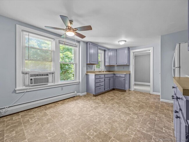 Building Photo - 440 Taylor Hill Rd