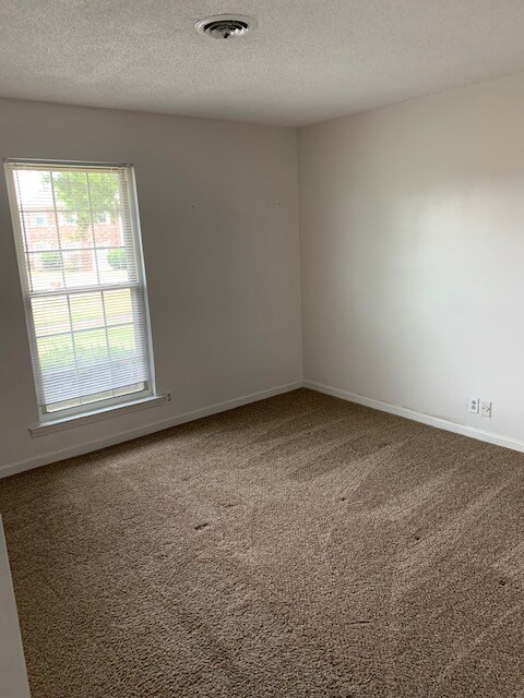 Building Photo - 4001 Anderson Rd