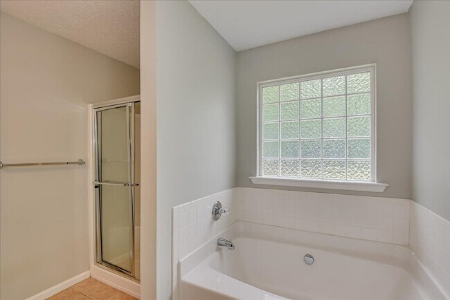 Building Photo - 1021 Mansford Ln