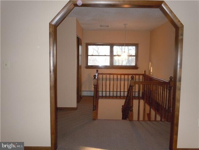 Building Photo - 742 Cherry Ave