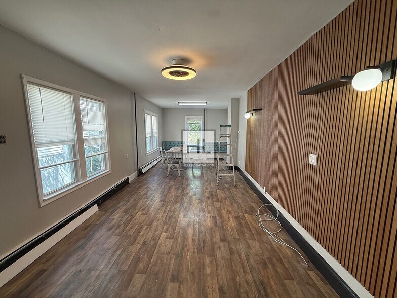 Building Photo - 341 Little Clove Rd