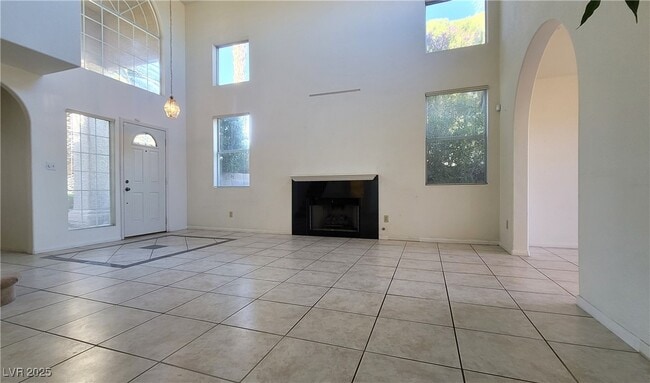 Building Photo - 2632 Ironside Dr