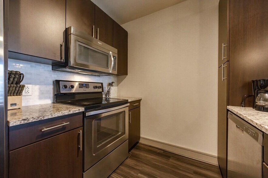 Building Photo - 100 Pier 4 Blvd.