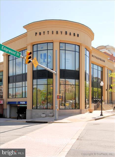 Building Photo - 1021 N Garfield St