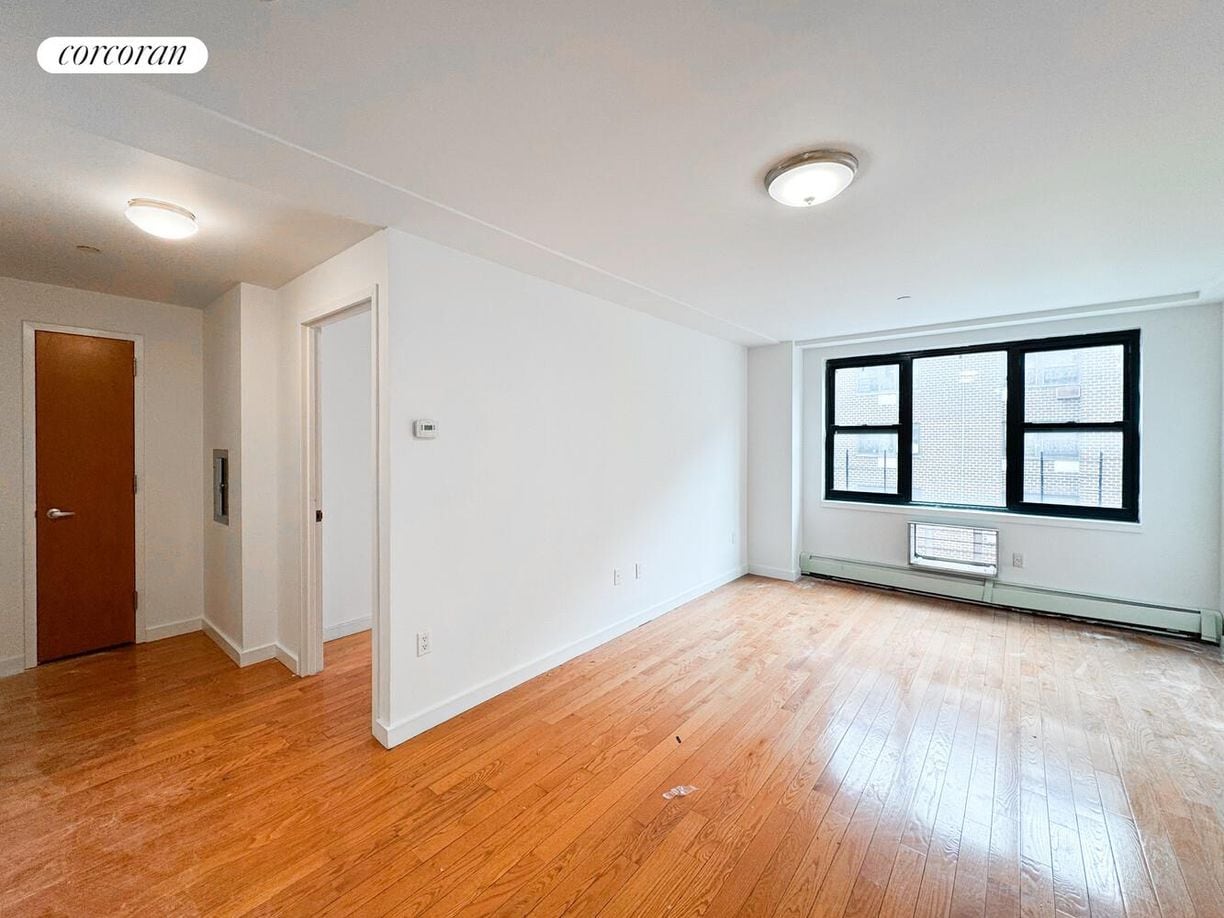 Building Photo - 463 E 147th St